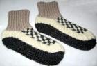 Dicke warme schwarz weiße Hüttensocken aus Alpakawolle
